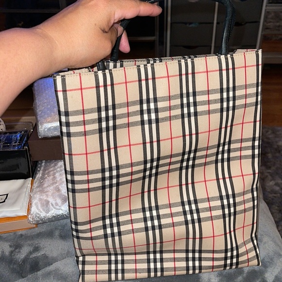 Burberry tote excellent condition - Picture 5 of 6